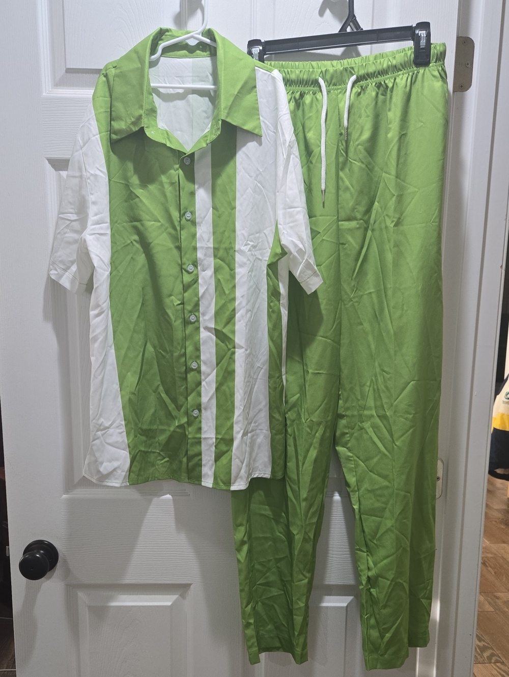 Green and White Women's Set - Lightweight Button-Up Top & Drawstring Pants. Med.